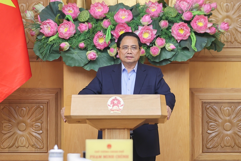 Thủ tướng Chính phủ Phạm Minh Chính chủ trì hội nghị đánh giá kết quả sắp xếp tổ chức bộ máy bên trong của các bộ, ngành và sơ kết 1 tháng vận hành chính quyền địa phương 2 cấp - Ảnh: VGP/Nhật Bắc