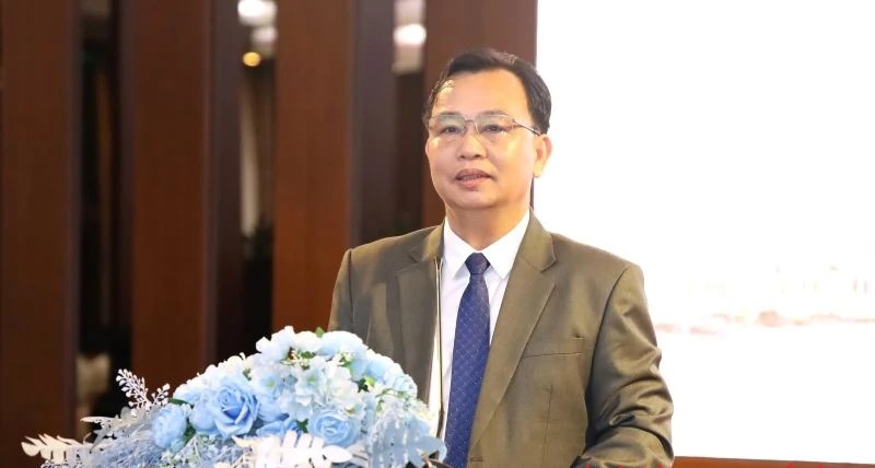 Đồng chí Thong Súc Sổm Pha Văn, Tỉnh ủy viên, Giám đốc Sở Công Thương tỉnh Hủa Phăn bày tỏ mong muốn hai Sở thống nhất phối hợp chặt chẽ triển khai hiệu quả Hiệp định thương mại biên giới và Thỏa thuận hợp tác toàn diện giữa hai tỉnh.