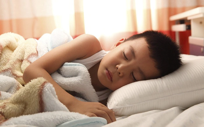 Trẻ tăng động nên được ngủ trong không gian yên tĩnh