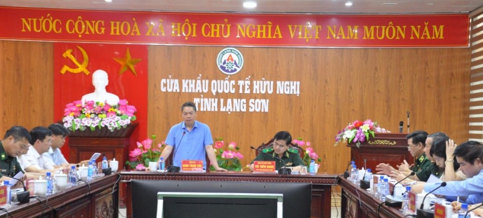 Phó Chủ tịch UBND tỉnh Lạng Sơn Đoàn Thanh Sơn thông tin về phương thức giao nhận hàng hóa tại Cửa khẩu Hữu Nghị Phó Chủ tịch UBND tỉnh Lạng Sơn Đoàn Thanh Sơn thông tin về phương thức giao nhận hàng hóa tại Cửa khẩu Hữu Nghị