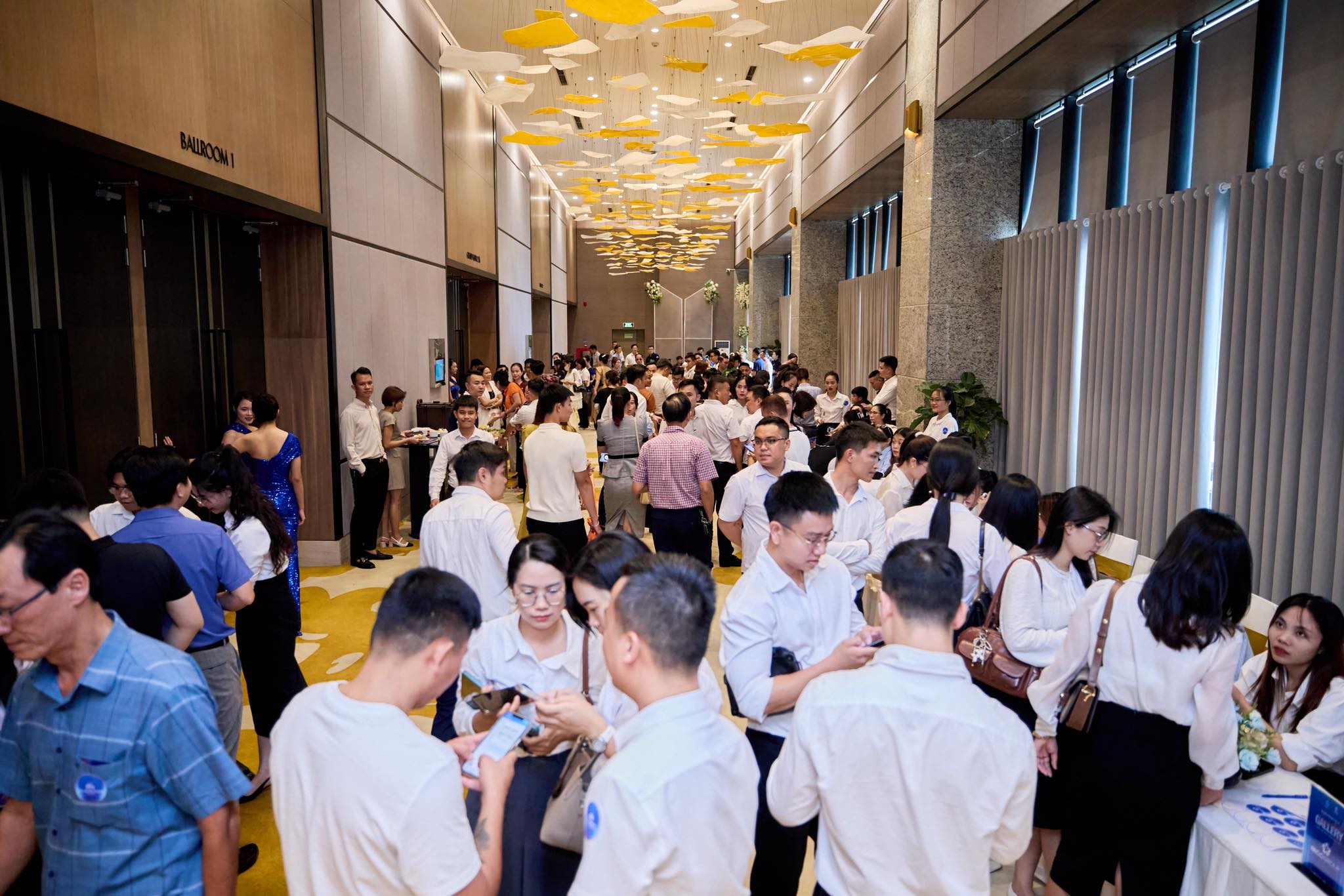 Không khí bùng nổ tại sự kiện “Signature Gallery: Triển lãm chất sống độc bản” Không khí bùng nổ tại sự kiện “Signature Gallery: Triển lãm chất sống độc bản”