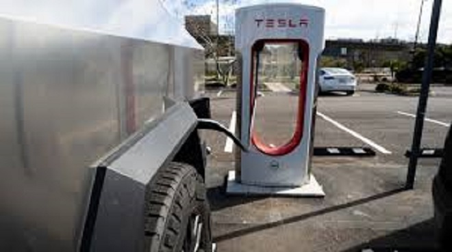 Sự cố Cybertruck cạn pin dù cắm sạc: Hóa ra không phải do nóng hay sạc liên tục, Tesla xử lý êm đẹp Sự cố Cybertruck cạn pin dù cắm sạc: Hóa ra không phải do nóng hay sạc liên tục, Tesla xử lý êm đẹp