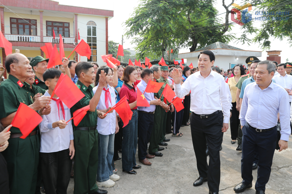 Chủ tịch nước Lương Cường dự sinh hoạt chi bộ thôn Quảng Chính 6, xã Quảng Hà