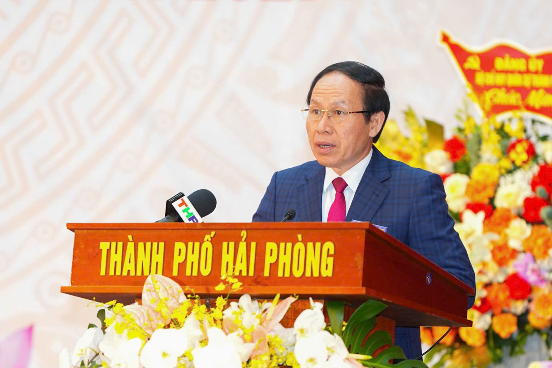 Đồng chí Bí thư Thành uỷ Lê Tiến Châu phát biểu chỉ đạo tại Đại hội. Đồng chí Bí thư Thành uỷ Lê Tiến Châu phát biểu chỉ đạo tại Đại hội.