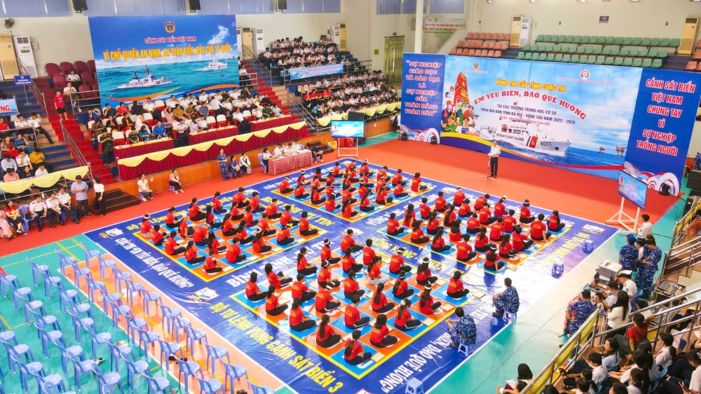 Quang cảnh cuộc thi em yêu biển đảo quê hương