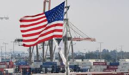 Nóng và mới: Tổng thống Donald Trump muốn nâng thuế quan cơ sở lên 15-20%