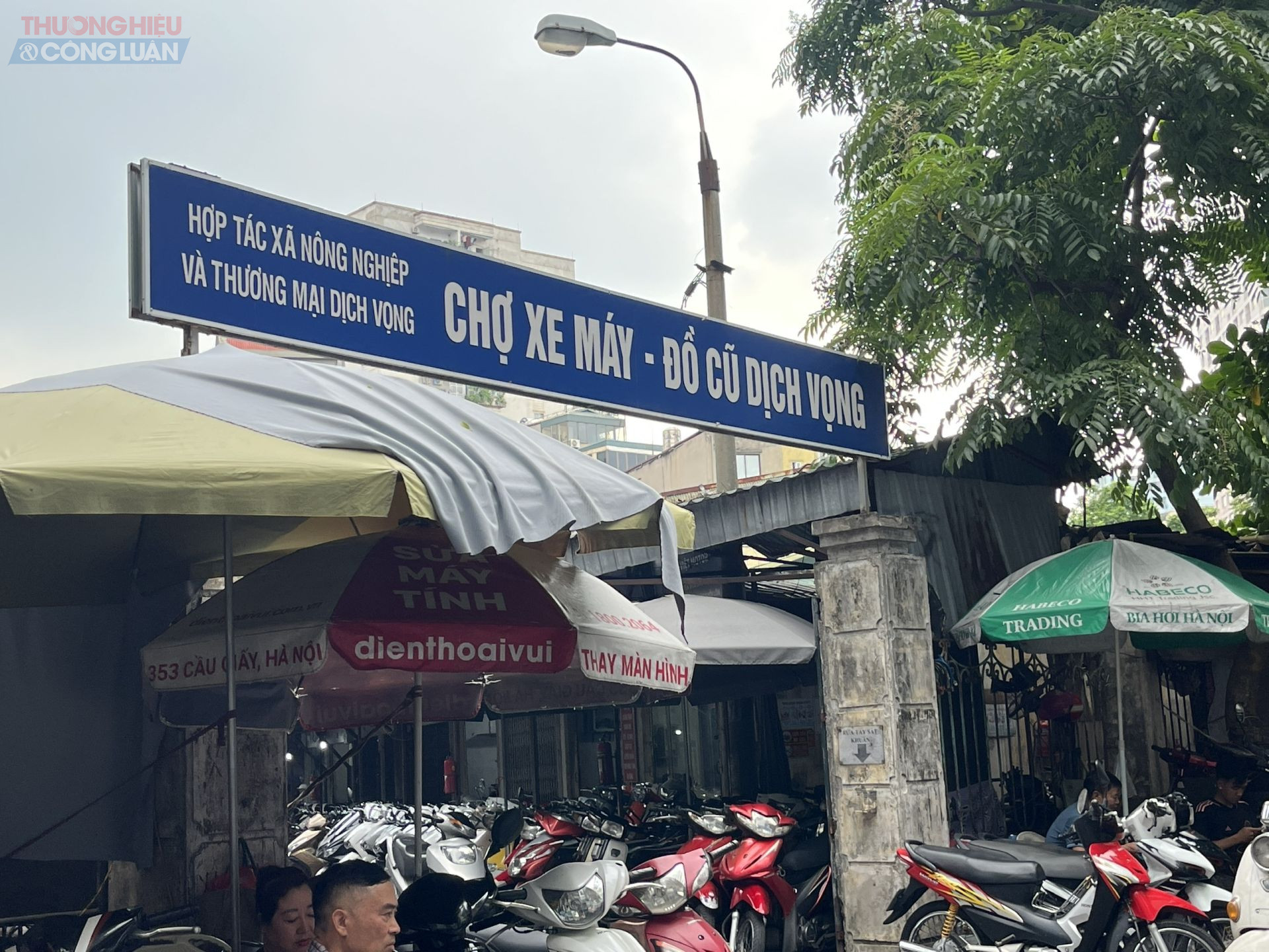 Theo Chỉ thị số 20 do Thủ tướng Chính phủ ban hành ngày 12/7 về các nhiệm vụ cấp bách nhằm ngăn chặn và xử lý tình trạng ô nhiễm môi trường, từ ngày 1/7/2026, Hà Nội sẽ chính thức cấm xe mô tô và xe gắn máy sử dụng nhiên liệu hóa thạch lưu thông trong khu vực Vành đai 1.