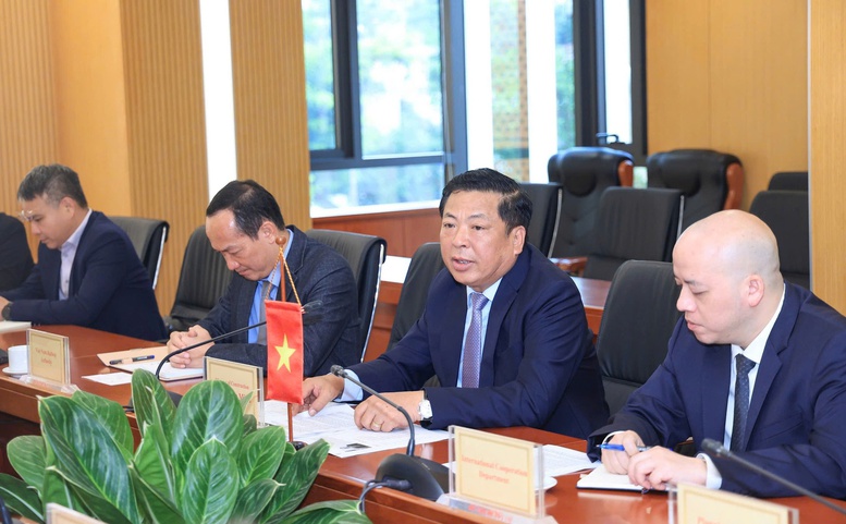 Bộ trưởng Trần Hồng Minh khẳng định, trong lĩnh vực xây dựng và giao thông vận tải, hai nước Việt Nam và Vương quốc Anh đã có nhiều hoạt động hợp tác tích cực - Ảnh: VGP