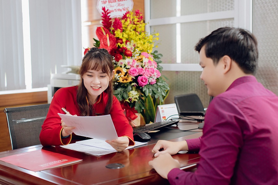 Agribank lồng ghép nội dung phòng, chống gian lận vào các hoạt động dịch vụ, tư vấn khách hàng, giúp khách hàng nhận diện và phòng tránh các rủi ro liên quan đến các giao dịch có dấu hiệu bất thường