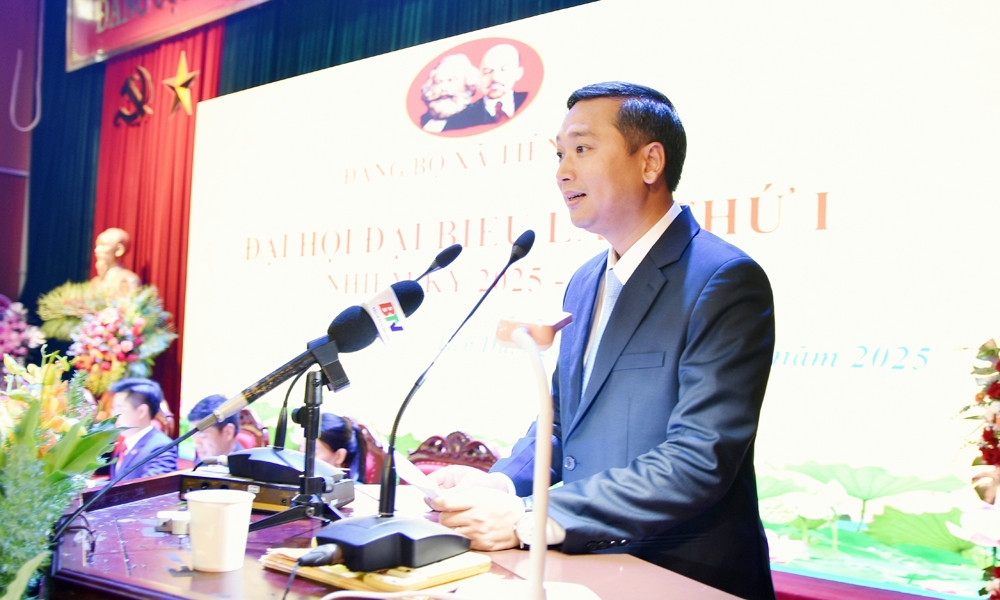 Đồng chí Nguyễn Việt Oanh phát biểu chỉ đạo tại Đại hội.