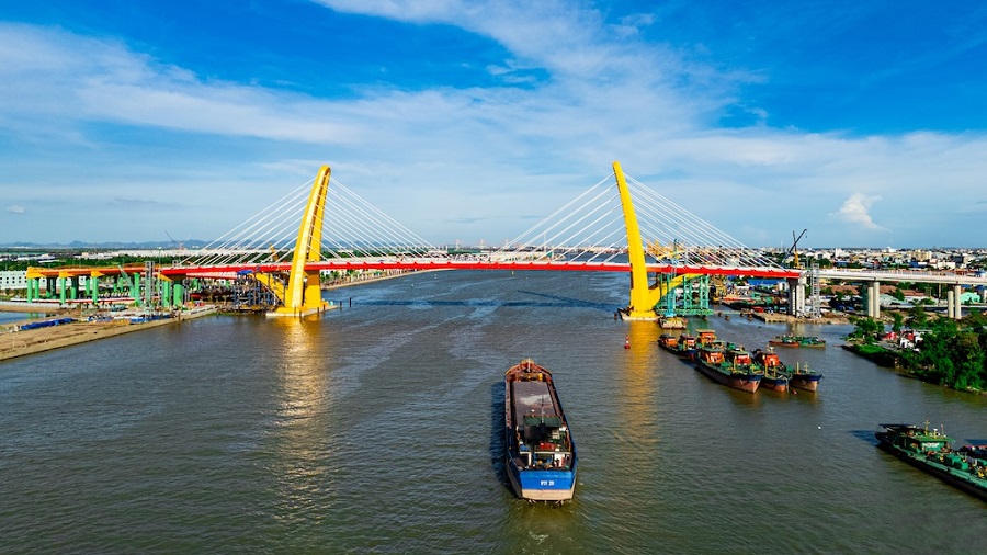 Cầu Hoàng Gia vừa thông xe rút ngắn kết nối từ Vinhomes Royal Island vào trung tâm TP. Hải Phòng chỉ trong 5 phút di chuyển