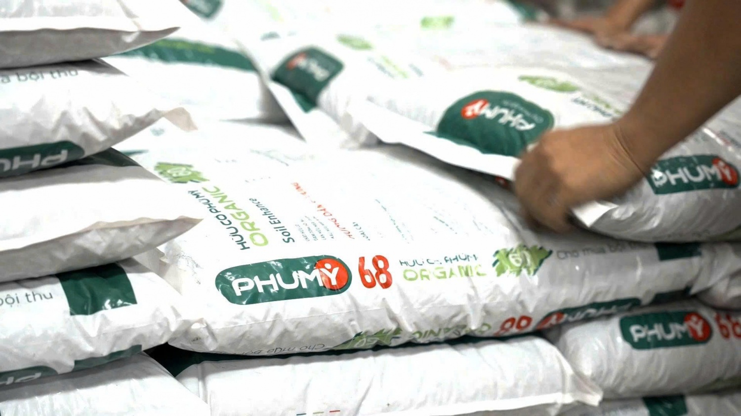 PVFCCo ra mắt Hữu cơ Phú Mỹ Organic, hoàn thiện “Bộ ba vàng”