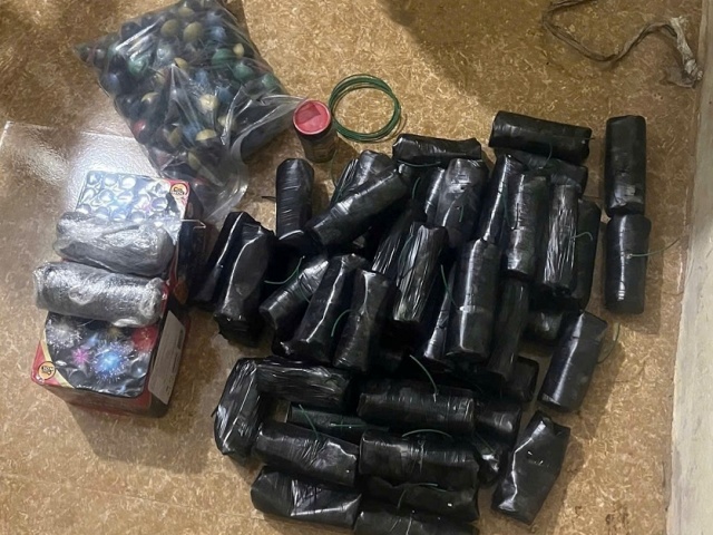 Khởi tối đối tượng chế tạo, buôn bán pháo nổ qua mạng xã hội