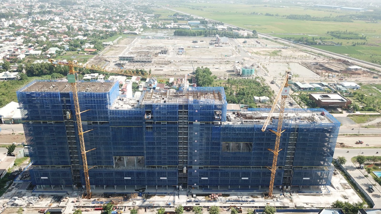 FIATO AIRPORT CITY: Block Galaxy sẵn sàng cất nóc, HUB TMDV khối đế chuẩn bị ký kết hợp tác xúc tiến thương mại