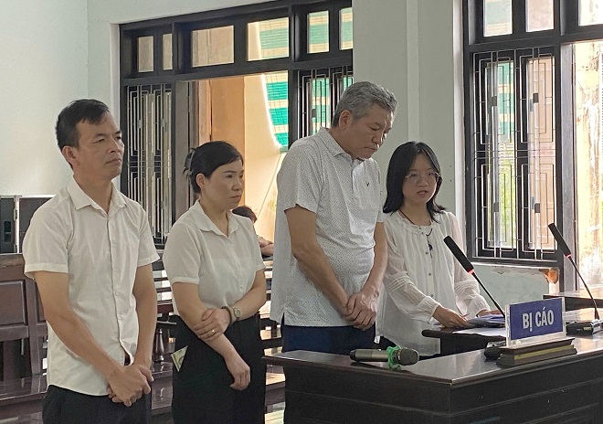 Các bị cáo tại phiên tòa Các bị cáo tại phiên tòa