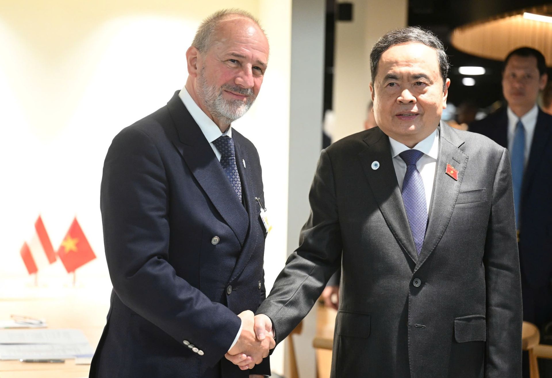 Chủ tịch Quốc hội Trần Thanh Mẫn gặp Chủ tịch Thượng viện Áo Peter Samt. Chủ tịch Quốc hội Trần Thanh Mẫn gặp Chủ tịch Thượng viện Áo Peter Samt.