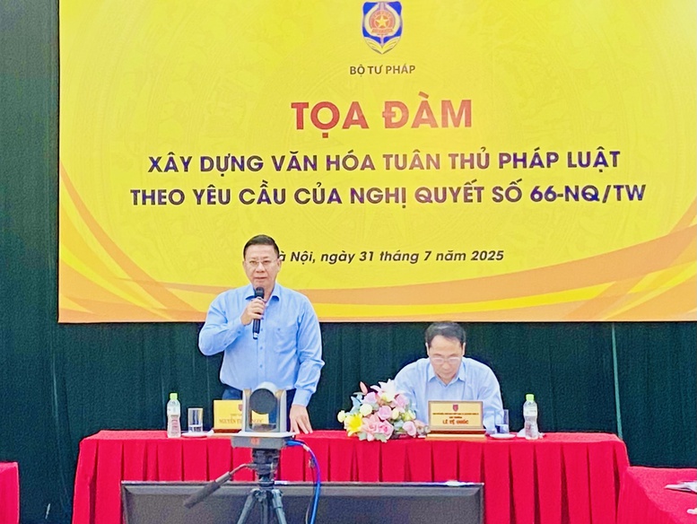 Thứ trưởng Bộ Tư pháp Nguyễn Thanh Ngọc phát biểu tại Tọa đàm. Ảnh: VGP/Diệu Anh