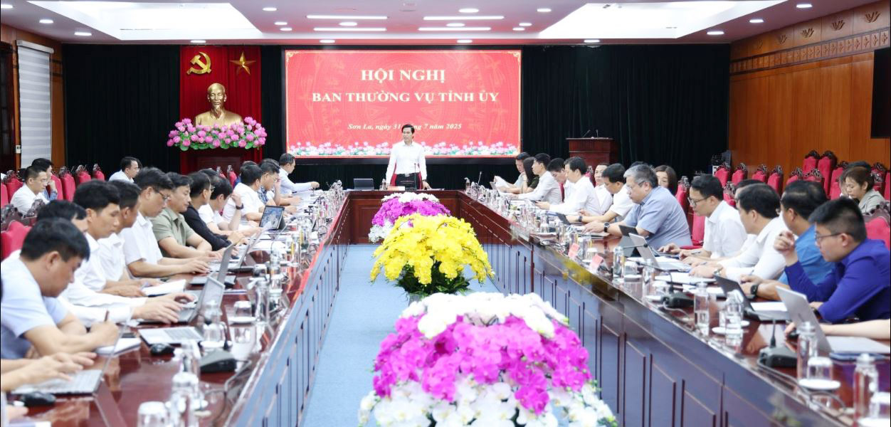 Ban Thường vụ Tỉnh ủy Sơn La họp thống nhất chủ trương triển khai xây dựng trường học tại các xã biên giới. (Ảnh: Báo Sơn La)