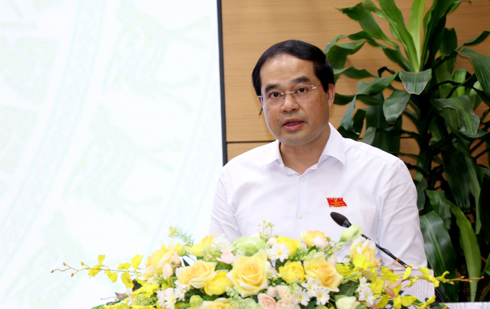 Bí thư Tỉnh ủy, Chủ tịch HĐND tỉnh Lào Cai Trịnh Xuân Trường phát biểu tại kỳ họp