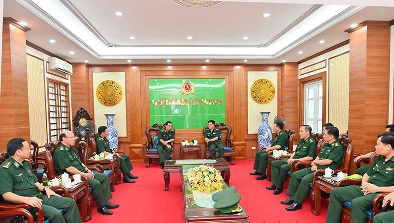 Toàn cảnh buổi làm việc Toàn cảnh buổi làm việc