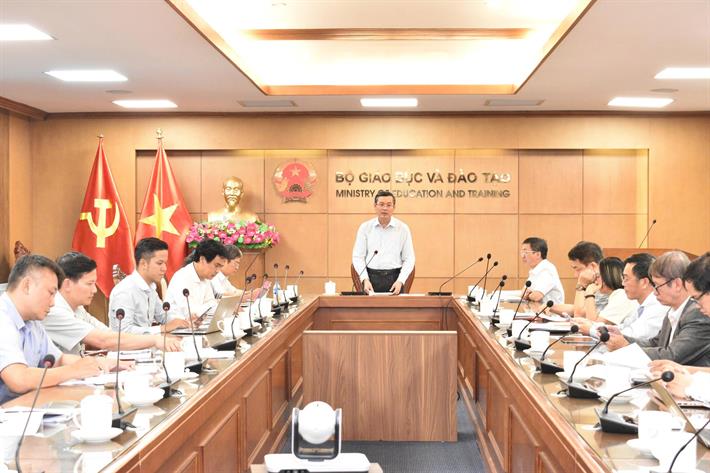 Thứ trưởng Bộ GDĐT Nguyễn Văn Phúc phát biểu khai mạc cuộc họp Thứ trưởng Bộ GDĐT Nguyễn Văn Phúc phát biểu khai mạc cuộc họp