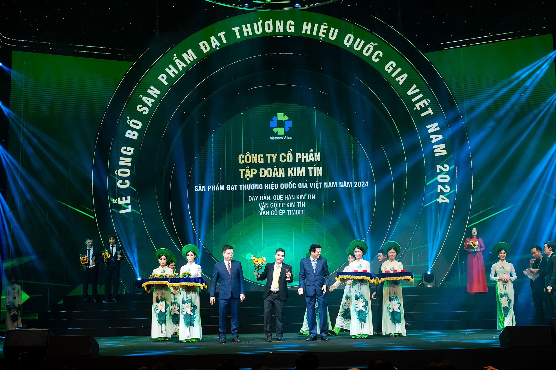 Những sản phẩm “Vươn mình tiến vào kỷ nguyên xanh” - Bài 30: Que hàn Kim Tín