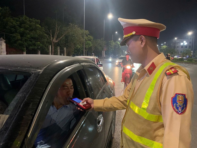 Công an các huyện, thị xã, thành phố tiếp tục tổ chức tuần tra, kiểm soát, đảm bảo an ninh trật tự, trật tự an toàn giao thông trên địa bàn tỉnh.