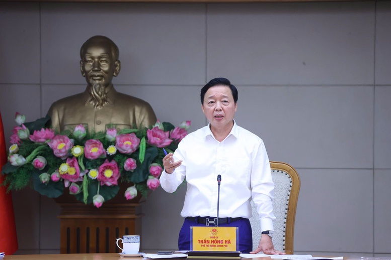 Phó Thủ tướng Trần Hồng Hà chủ trì Hội nghị Ban Chỉ đạo Quốc gia về tình hình, kết quả chống khai thác hải sản bất hợp pháp, không báo cáo và không theo quy định (IUU) - Ảnh: VGP/Đình Nam