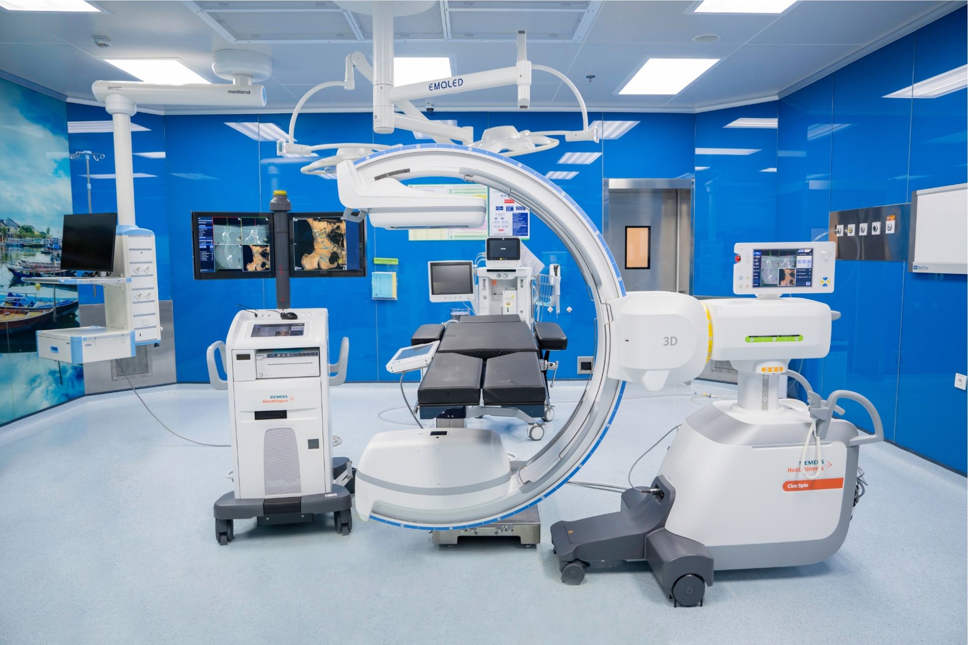 Máy C-arm 3D tại phòng mổ chấn thương chỉnh hình, BVĐK Hồng Ngọc - Phúc Trường Minh. Máy C-arm 3D tại phòng mổ chấn thương chỉnh hình, BVĐK Hồng Ngọc - Phúc Trường Minh.