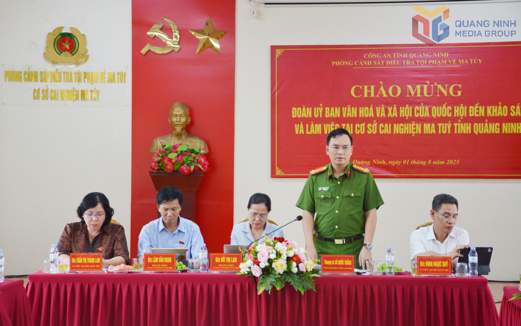 Lãnh đạo Công an tỉnh phát biểu tại buổi làm việc.