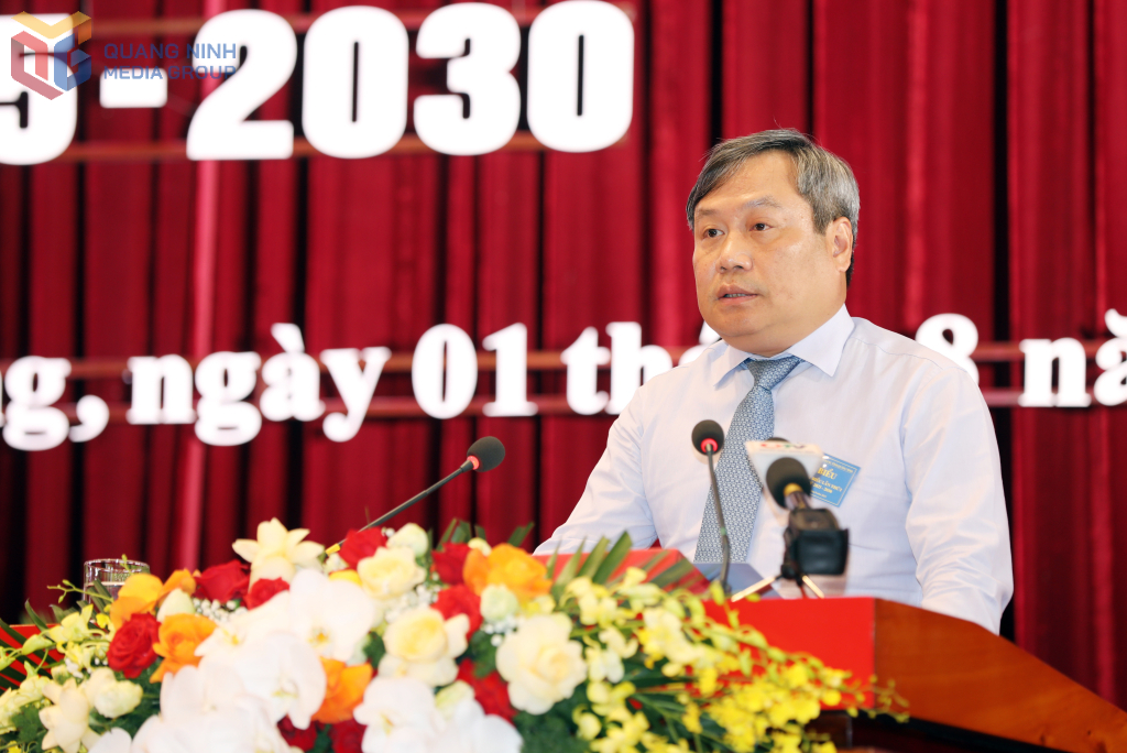 Ông Vũ Đại Thắng, Uỷ viên Trung ương Đảng, Bí thư Tỉnh uỷ, Trưởng Đoàn ĐBQH tỉnh Quảng Ninh, phát biểu chỉ đạo Đại hội.