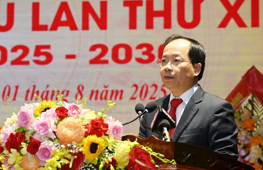 Bí thư Tỉnh ủy, Bí thư Đảng ủy Quân sự tỉnh Hà Tĩnh Nguyễn Duy Lâm phát biểu khai mạc đại hội.