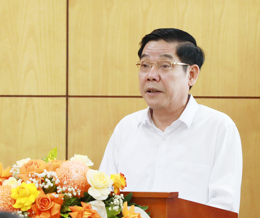 Đồng chí Nguyễn Văn Gấu phát biểu tại buổi gặp mặt. Đồng chí Nguyễn Văn Gấu phát biểu tại buổi gặp mặt.