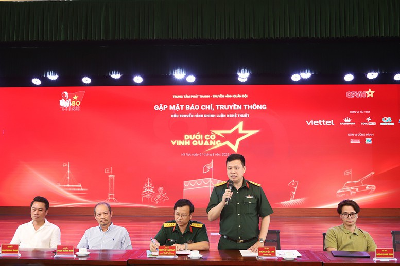 'Dưới cờ vinh quang' kết nối ba miền, tôn vinh hình tượng Bộ đội Cụ Hồ