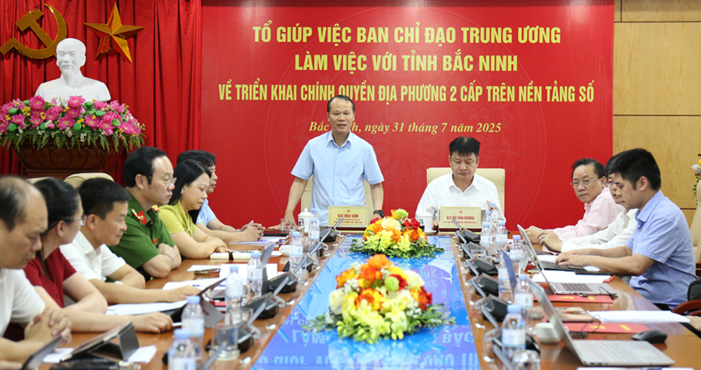 Đồng chí Mai Sơn, Ủy viên Ban Thường vụ Tỉnh ủy, Phó Chủ tịch Thường trực UBND tỉnh phát biểu tại buổi làm việc. Đồng chí Mai Sơn, Ủy viên Ban Thường vụ Tỉnh ủy, Phó Chủ tịch Thường trực UBND tỉnh phát biểu tại buổi làm việc.