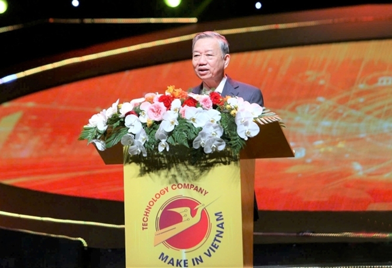 Tổng Bí thư Tô Lâm phát biểu tại Diễn đàn quốc gia về doanh nghiệp công nghệ số: "Chúng ta đang tiến vào kỷ nguyên vươn mình của đất nước, trong đó khoa học, công nghệ cùng đổi mới sáng tạo sẽ là sự lựa chọn tất yếu" Tổng Bí thư Tô Lâm phát biểu tại Diễn đàn quốc gia về doanh nghiệp công nghệ số: "Chúng ta đang tiến vào kỷ nguyên vươn mình của đất nước, trong đó khoa học, công nghệ cùng đổi mới sáng tạo sẽ là sự lựa chọn tất yếu"