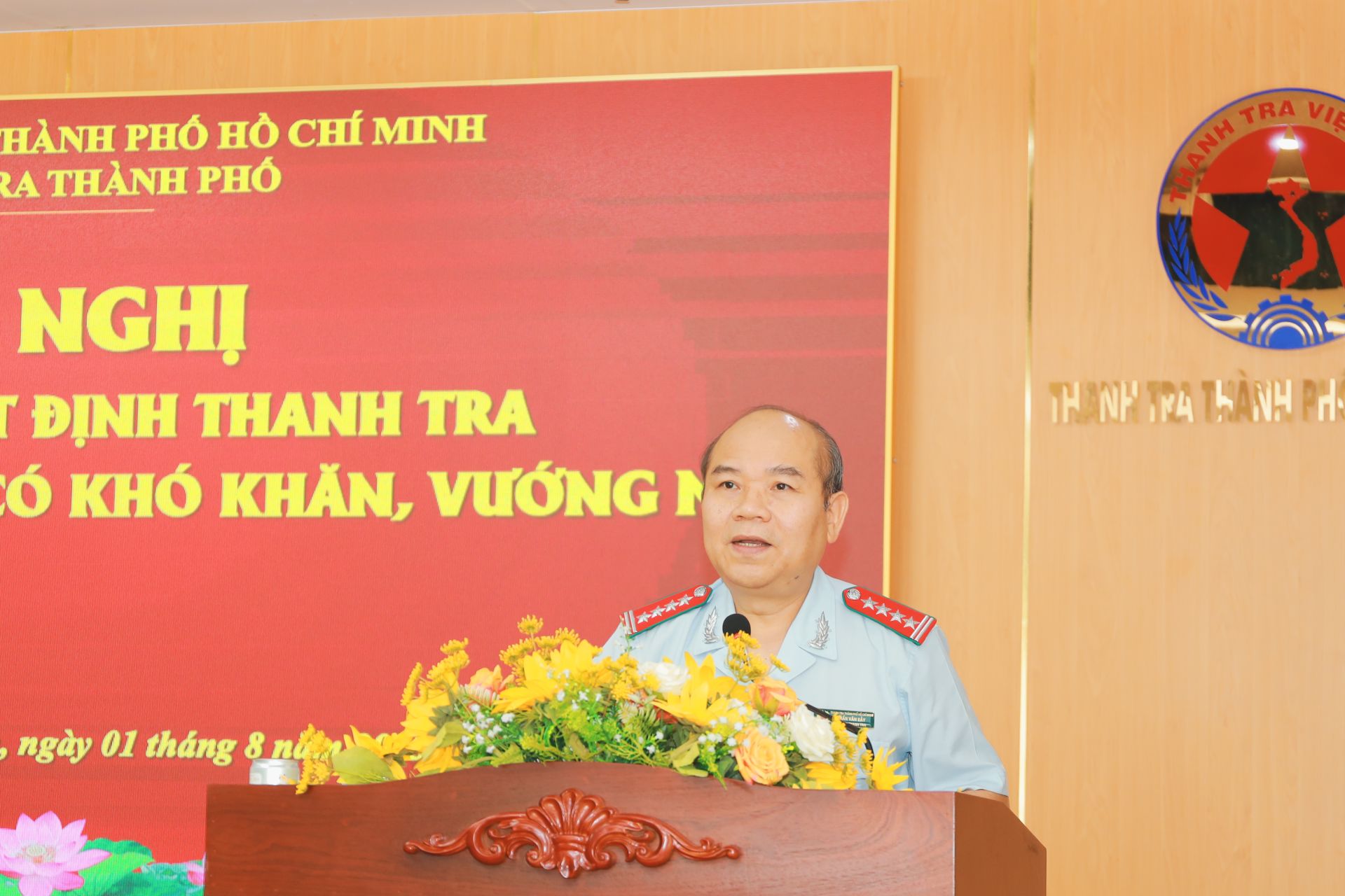 Chánh Thanh tra TP. Hồ Chí Minh Trần Văn Bảy phát biểu tại hội nghị Chánh Thanh tra TP. Hồ Chí Minh Trần Văn Bảy phát biểu tại hội nghị