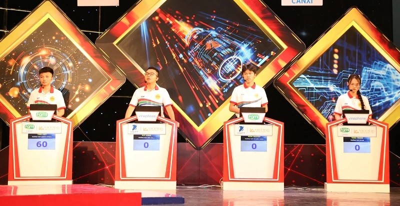 Các thí sinh tham dự trận chung kết.