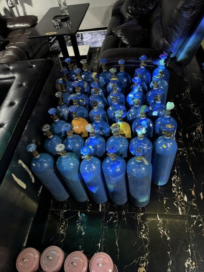 Tang vật thu được tại quán bar Tang vật thu được tại quán bar