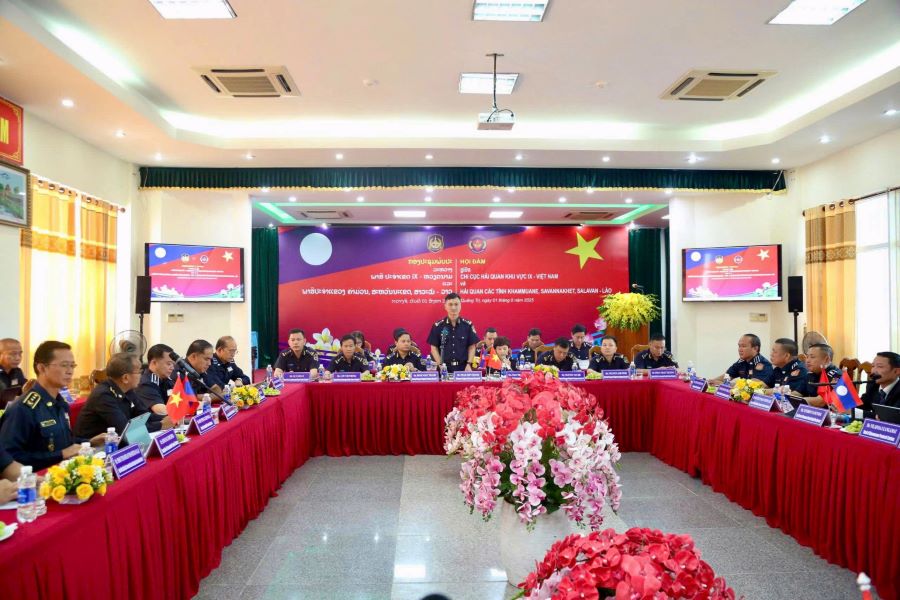 Hội đàm giữa Chi cục Hải quan khu vực IX và Hải quan các tỉnh Khammuane, Savannakhet, Salavan.