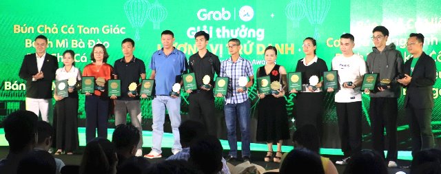 Gần 70 đơn vị kinh doanh tiêu biểu được Grab và DCCA lựa chọn và vinh danh với các tiêu chí lựa chọn dựa trên ba nguồn đánh giá chính và đều là các tên tuổi quen thuộc