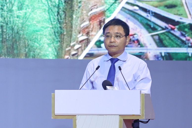 Bộ trưởng Bộ Tài chính Nguyễn Văn Thắng báo cáo tại hội nghị - Ảnh: VGP/Nhật Bắc Bộ trưởng Bộ Tài chính Nguyễn Văn Thắng báo cáo tại hội nghị - Ảnh: VGP/Nhật Bắc