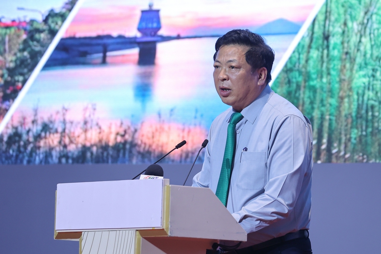 Bộ trưởng Bộ Xây dựng Trần Hồng Minh báo cáo tại hội nghị - Ảnh: VGP/Nhật Bắc Bộ trưởng Bộ Xây dựng Trần Hồng Minh báo cáo tại hội nghị - Ảnh: VGP/Nhật Bắc