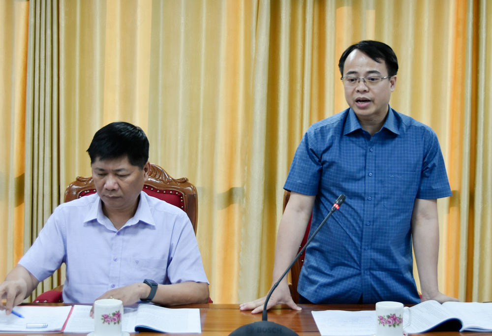 Lãnh đạo Sở Khoa học và Công nghệ trình bày một số kết quả của hoạt động khoa học công nghệ, chuyển đổi số. Lãnh đạo Sở Khoa học và Công nghệ trình bày một số kết quả của hoạt động khoa học công nghệ, chuyển đổi số.