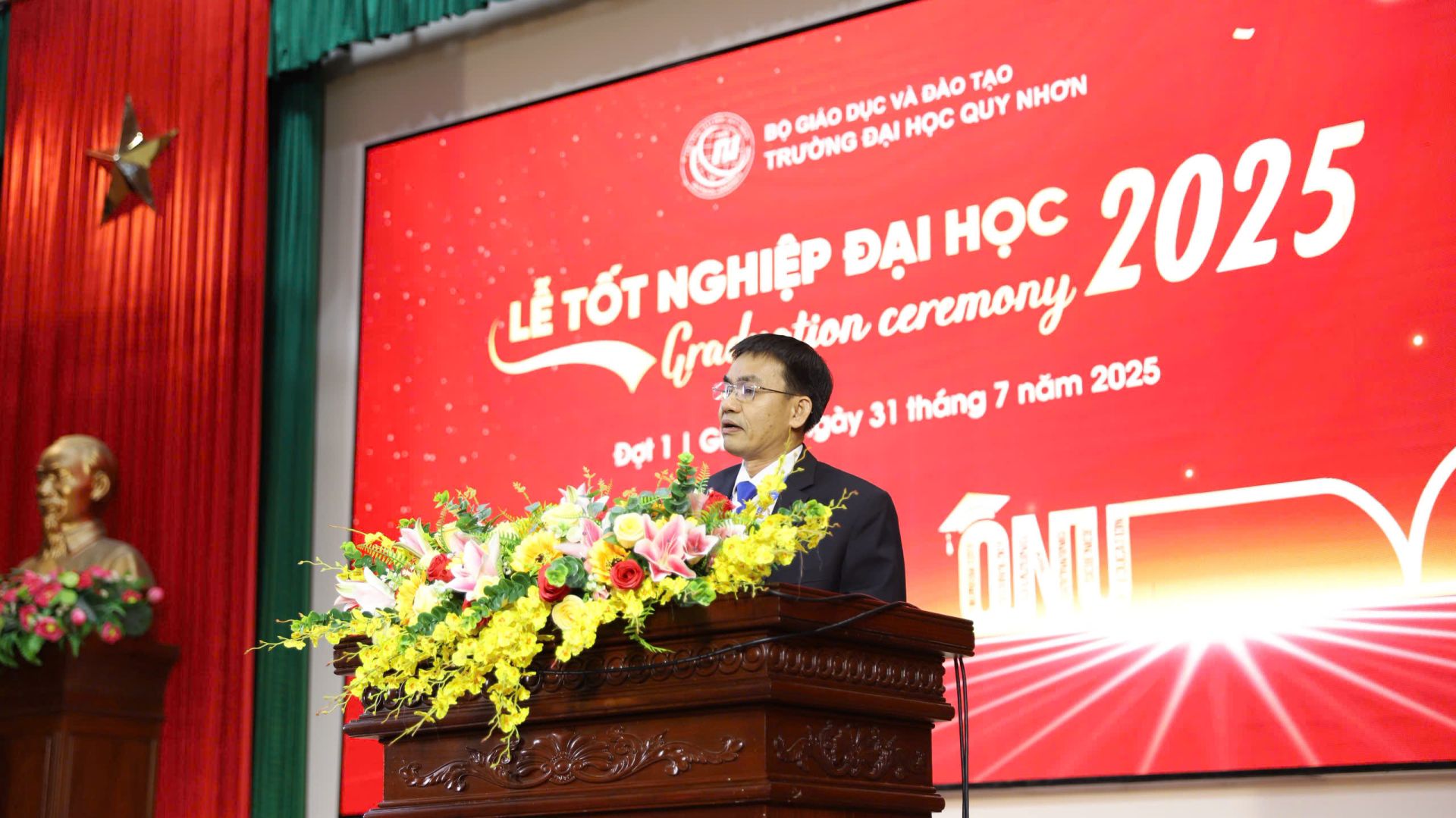 PGS. TS. Đoàn Đức Tùng - Hiệu trưởng Nhà trường phát biểu tại buổi Lễ