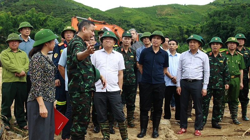 Phó Thủ tướng Lê Thành Long kiểm tra tình hình khắc phục hậu quả mưa lũ tại Sơn La