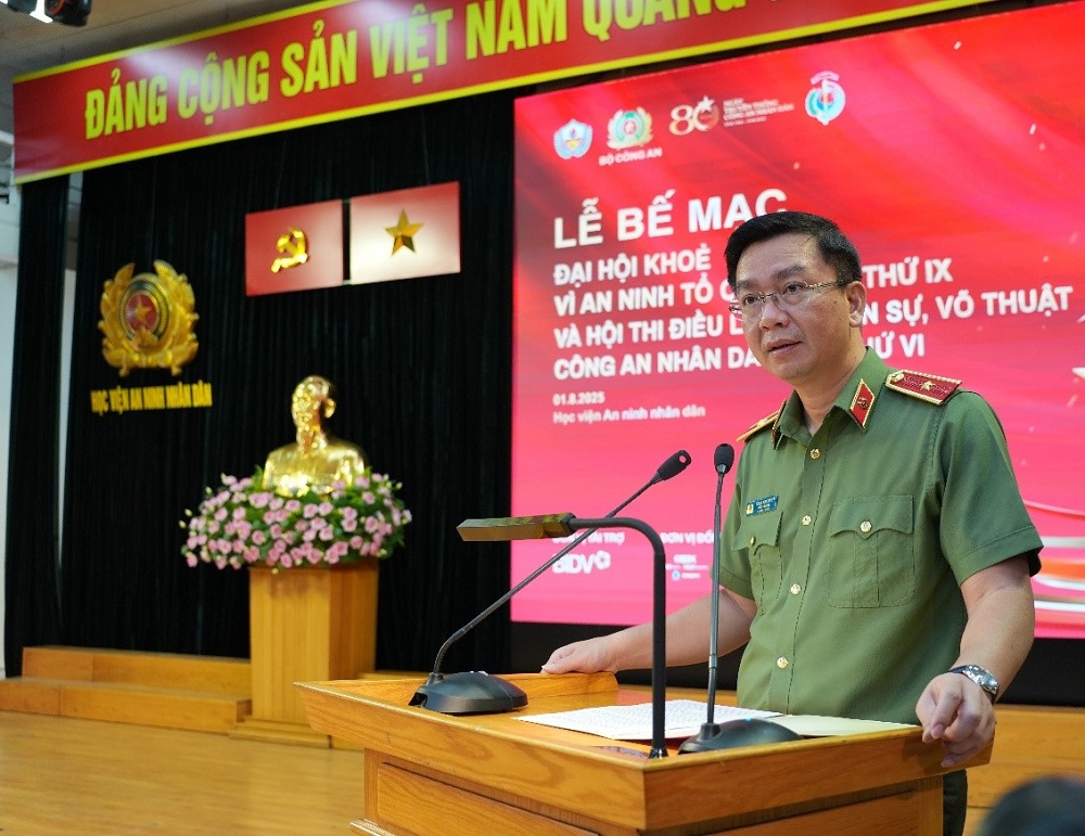 Thiếu tướng Phạm Kim Đĩnh - Cục trưởng Cục Công tác chính trị, Phó Trưởng Ban Chỉ đạo phát biểu chỉ đạo tại Lễ bế mạc Thiếu tướng Phạm Kim Đĩnh - Cục trưởng Cục Công tác chính trị, Phó Trưởng Ban Chỉ đạo phát biểu chỉ đạo tại Lễ bế mạc