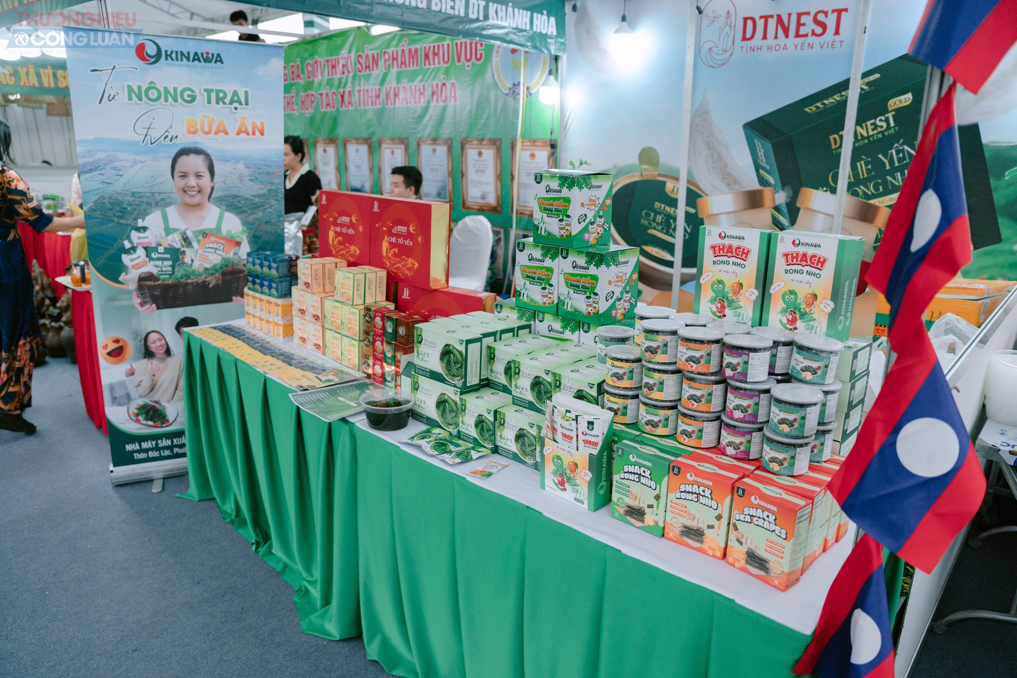 Hội chợ OCOPEX 2025 không chỉ là nơi trưng bày, quảng bá sản phẩm mà còn là cầu nối xúc tiến thương mại, mở rộng thị trường tiêu thụ trong và ngoài nước. Đây cũng là dịp để các địa phương, doanh nghiệp OCOP gặp gỡ, kết nối và học hỏi lẫn nhau, thúc đẩy quá trình chuyên nghiệp hóa sản xuất và phát triển bền vững.