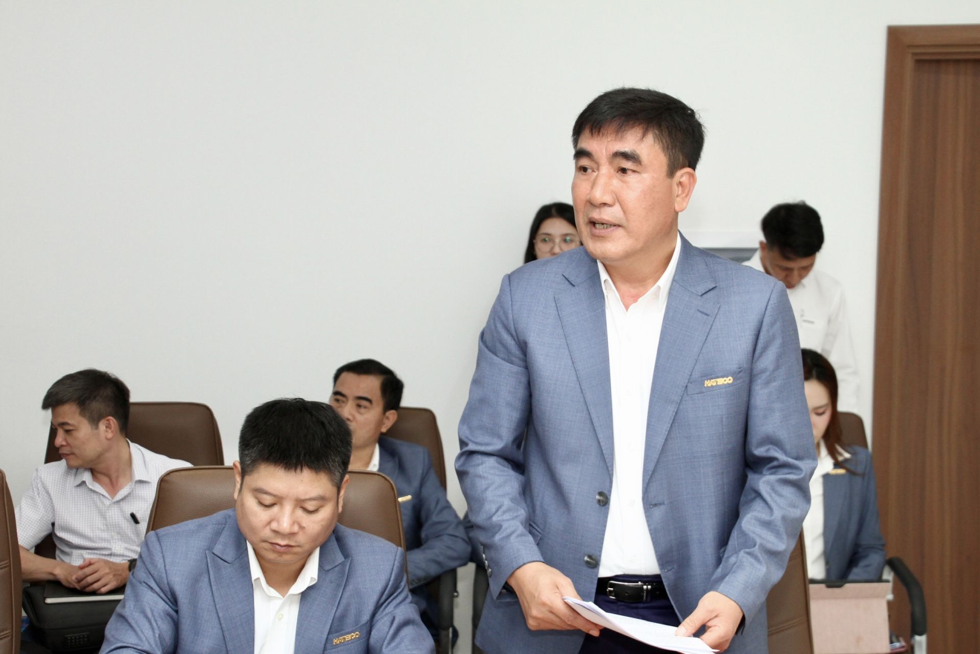 Ông Trần Văn Kỳ Chủ tịch Tập đoàn Hateco nêu một số đề xuất, kiến nghị của Tập đoàn tại cuộc làm việc với lãnh đạo UBND TP. Hải Phòng ngày 2/8/2025 Ông Trần Văn Kỳ Chủ tịch Tập đoàn Hateco nêu một số đề xuất, kiến nghị của Tập đoàn tại cuộc làm việc với lãnh đạo UBND TP. Hải Phòng ngày 2/8/2025