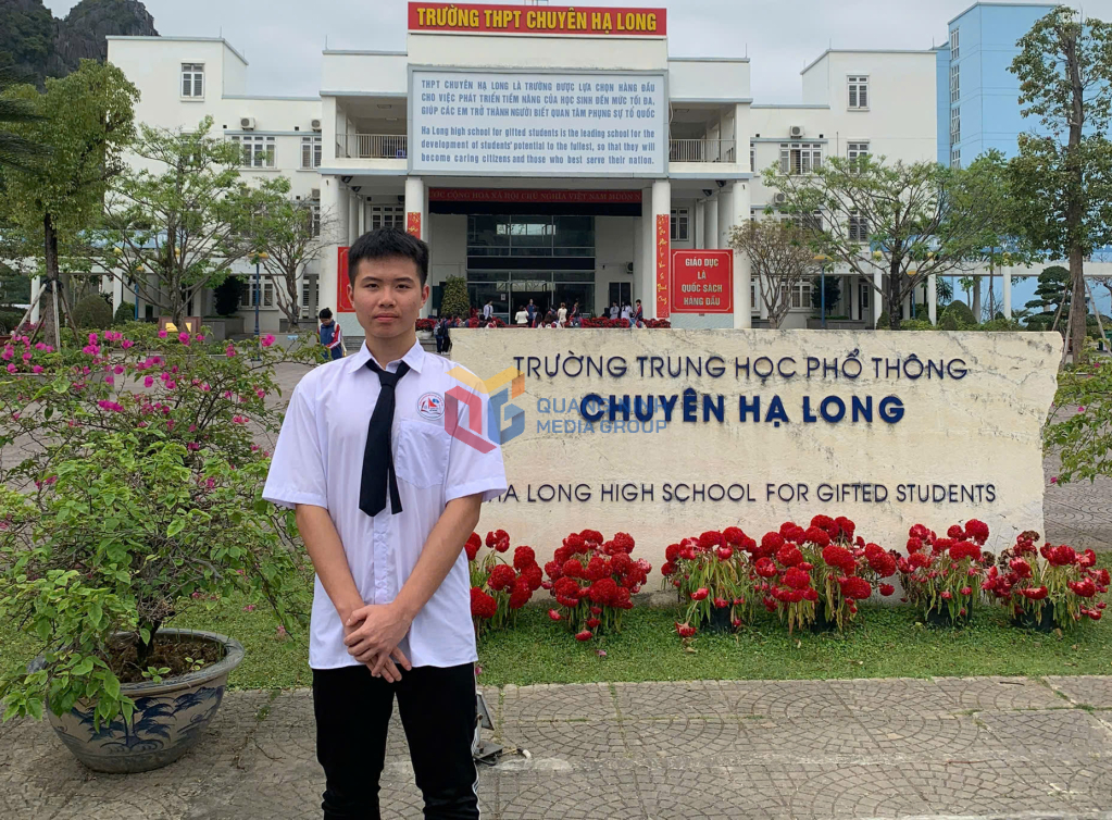 Ninh Quang Thắng vừa đoạt Huy chương Đồng Kỳ thi Olympic Tin học quốc tế lần thứ 37.